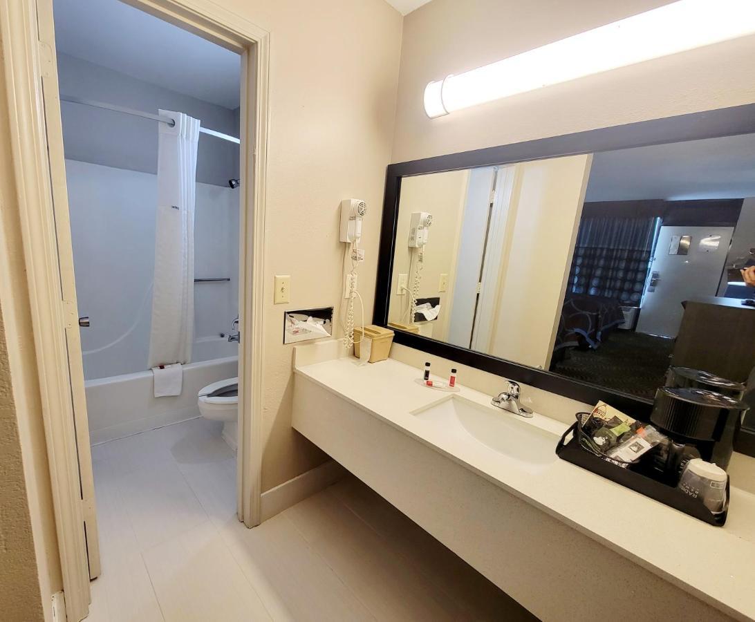 Super 8 By Wyndham Marion Nc Hotel Luaran gambar