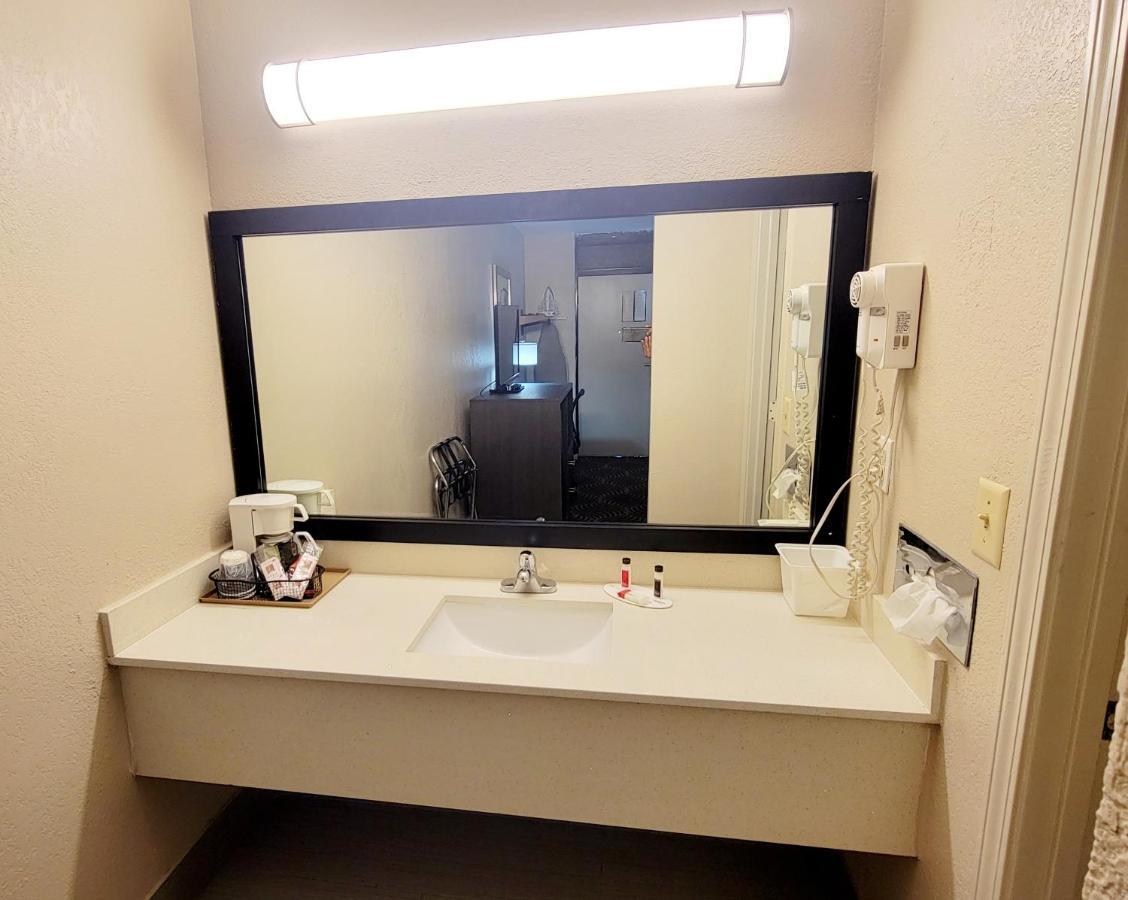 Super 8 By Wyndham Marion Nc Hotel Luaran gambar